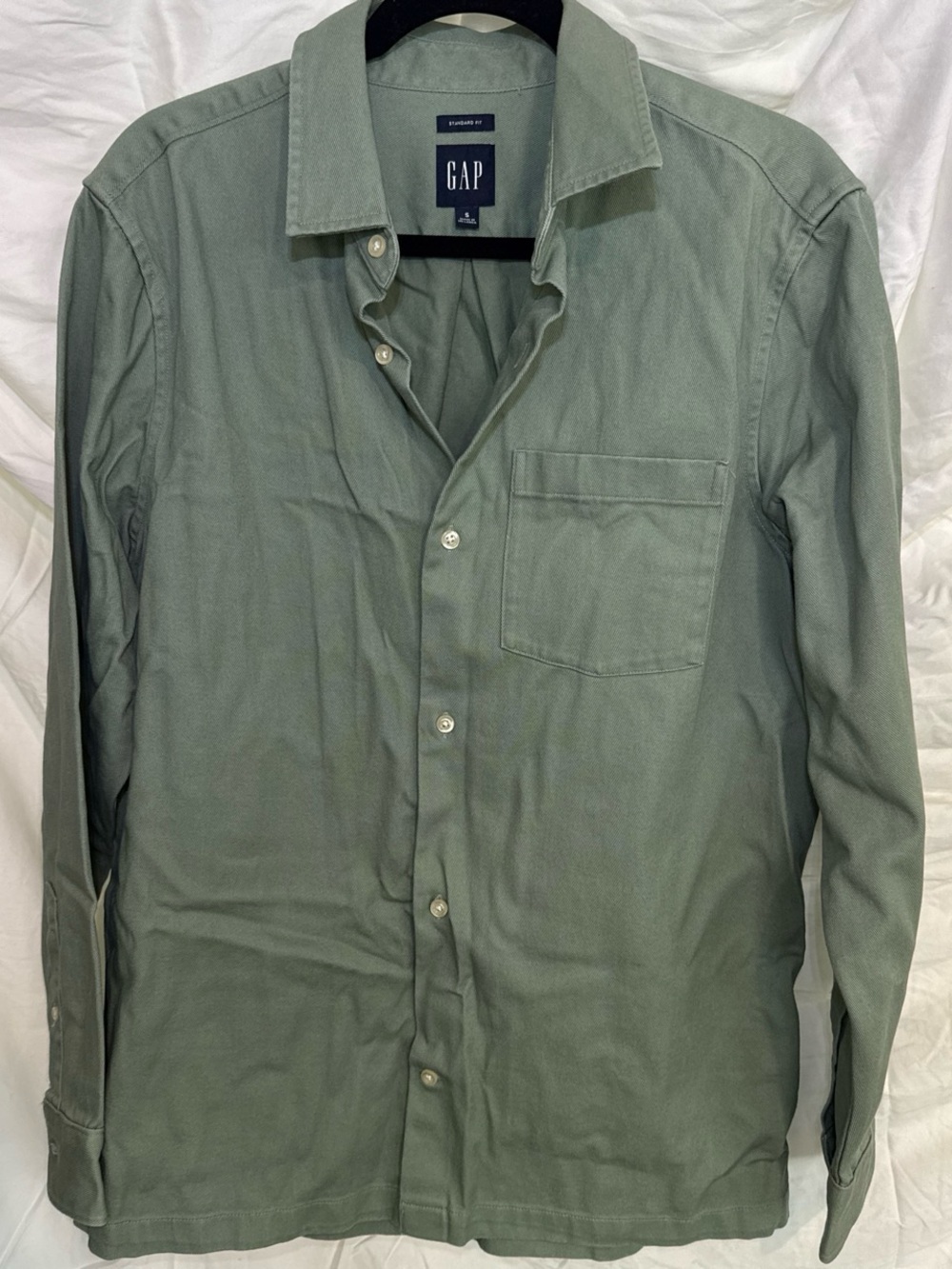 GAP Men's Light Sage Green Long-Sleeve Button Down Shirt